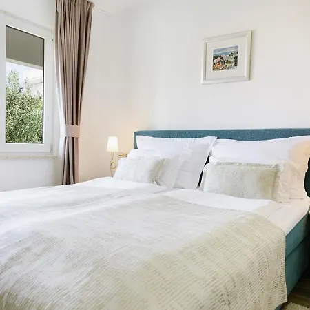 Hotel apartamentowy Pharia And - By The