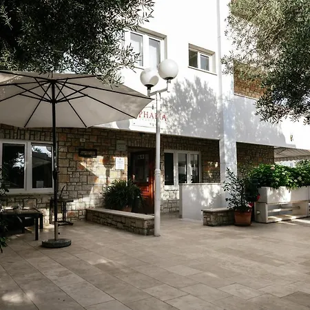 Pharia And - By The Hotel apartamentowy 3*