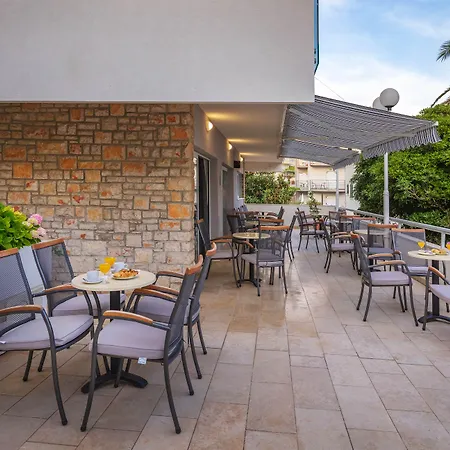 Pharia Hotel & Residences מלון 4*