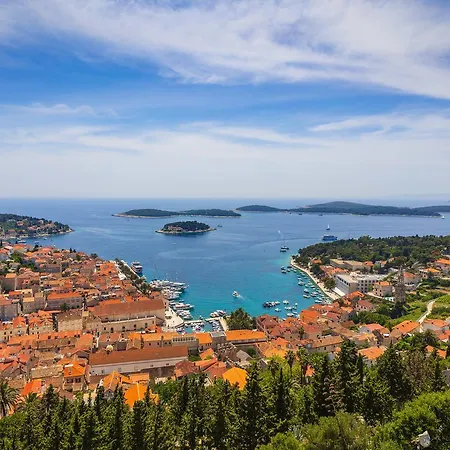 Lägenhetshotell Pharia And - By The Hvar Town