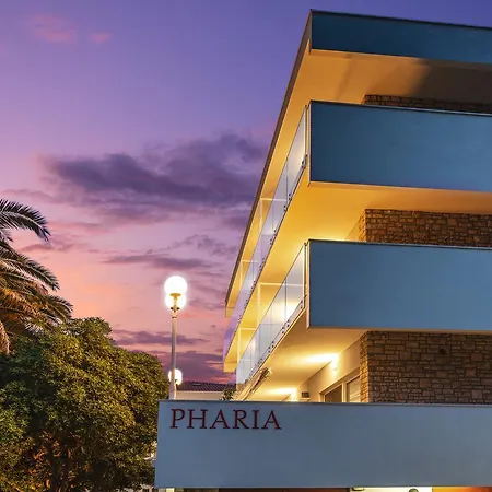 מלון Pharia Hotel & Residences 4*