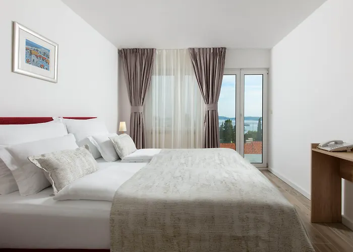 アパートホテル Pharia And - By The