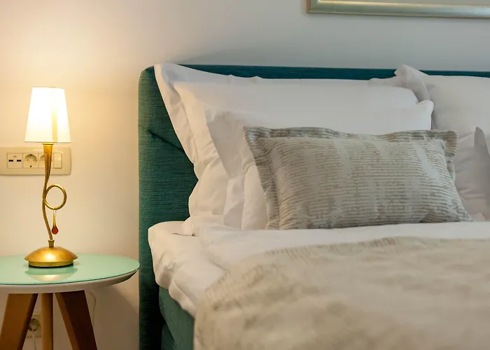 Pharia And - By The アパートホテル 3*