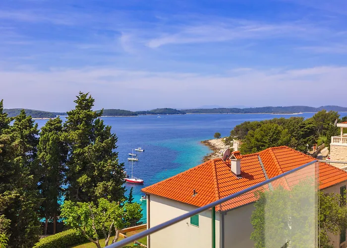 Pharia And - By The フヴァル