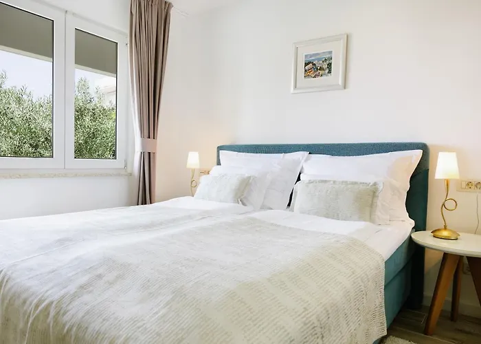 アパートホテル Pharia And - By The