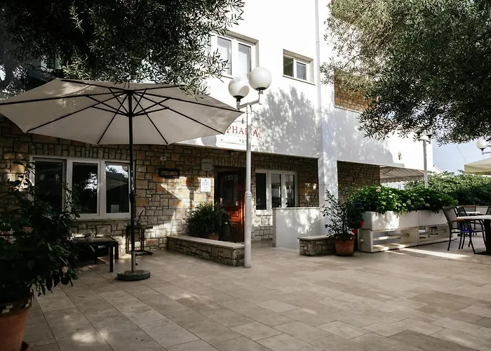 Pharia And - By The アパートホテル 3*