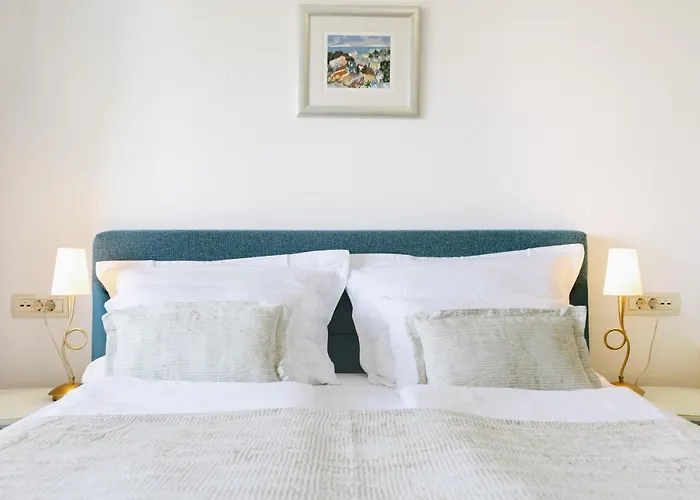 アパートホテル Pharia And - By The 3*