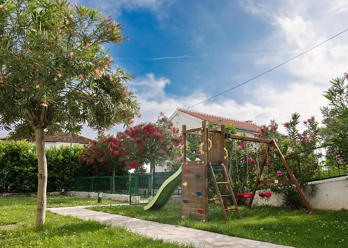 Pharia And - By The アパートホテル 3*