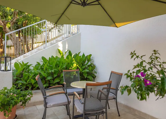 アパートホテル Pharia And - By The