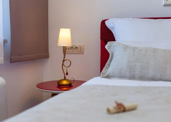 アパートホテル Pharia And - By The フヴァル