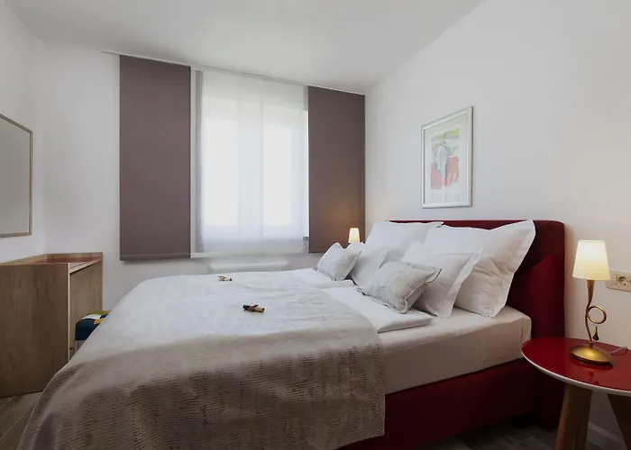 アパートホテル Pharia And - By The 3*