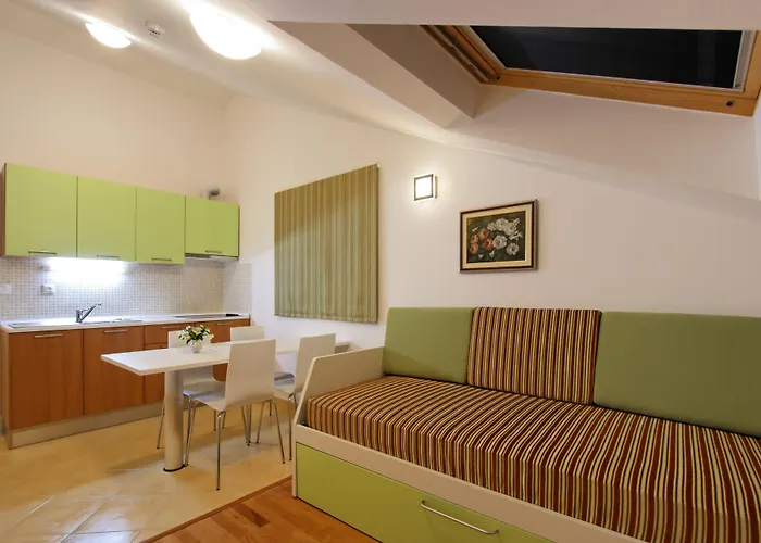 アパートホテル Pharia And - By The フヴァル