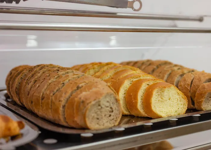 Pharia And - By The 3* フヴァル