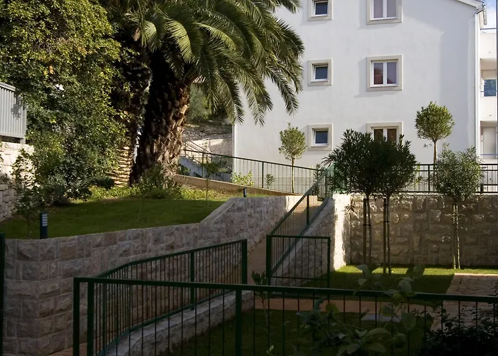 アパートホテル Pharia And - By The 3*