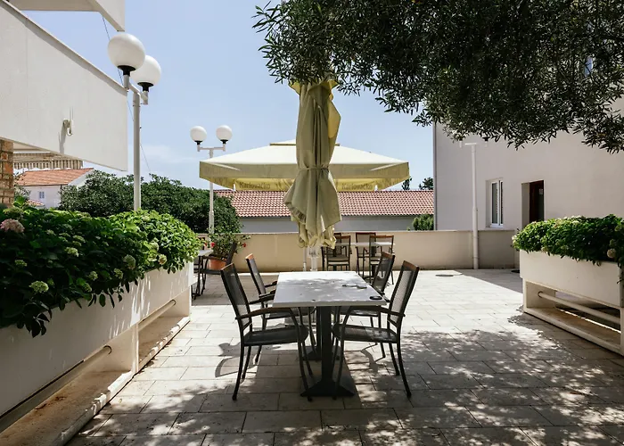 アパートホテル Pharia And - By The