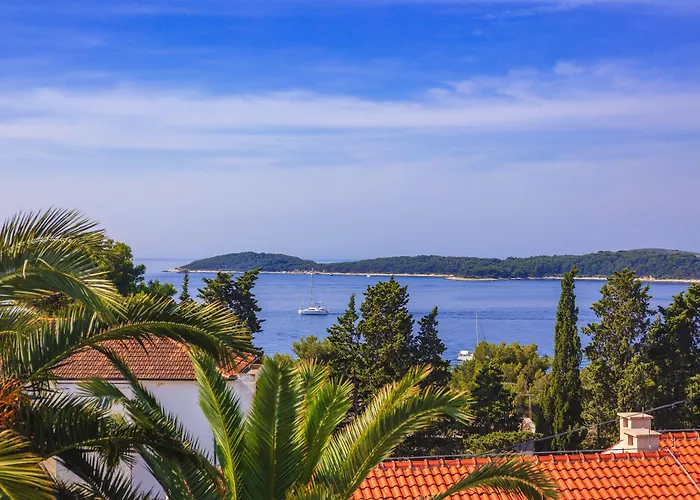 Pharia And - By The アパートホテル