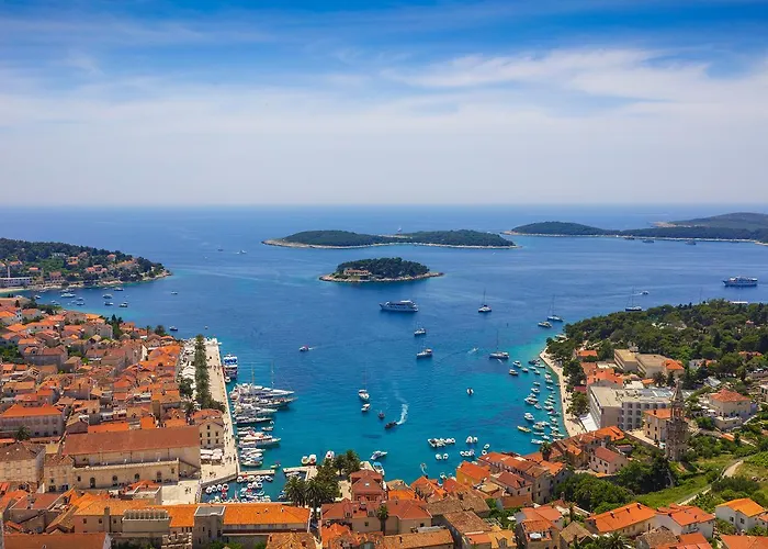 Pharia And - By The フヴァル