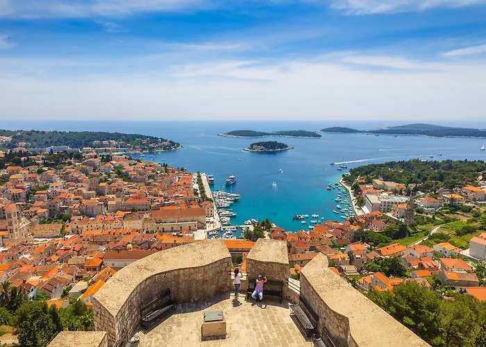 Pharia And - By The アパートホテル フヴァル