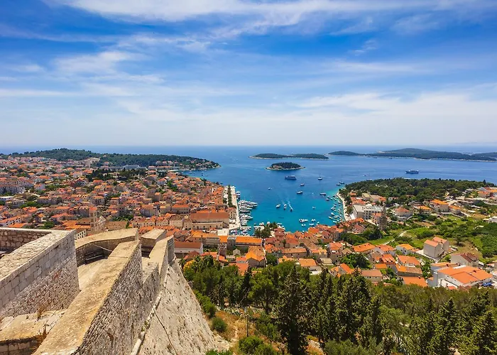 Pharia And - By The 3* フヴァル