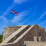 Apart Otel Pharia And - By The Hvar Town